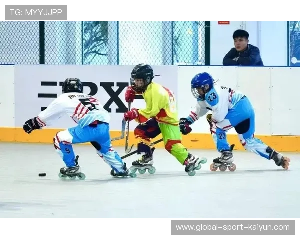 长三角单排轮滑球精英赛在杭州举行,60余支队伍角逐